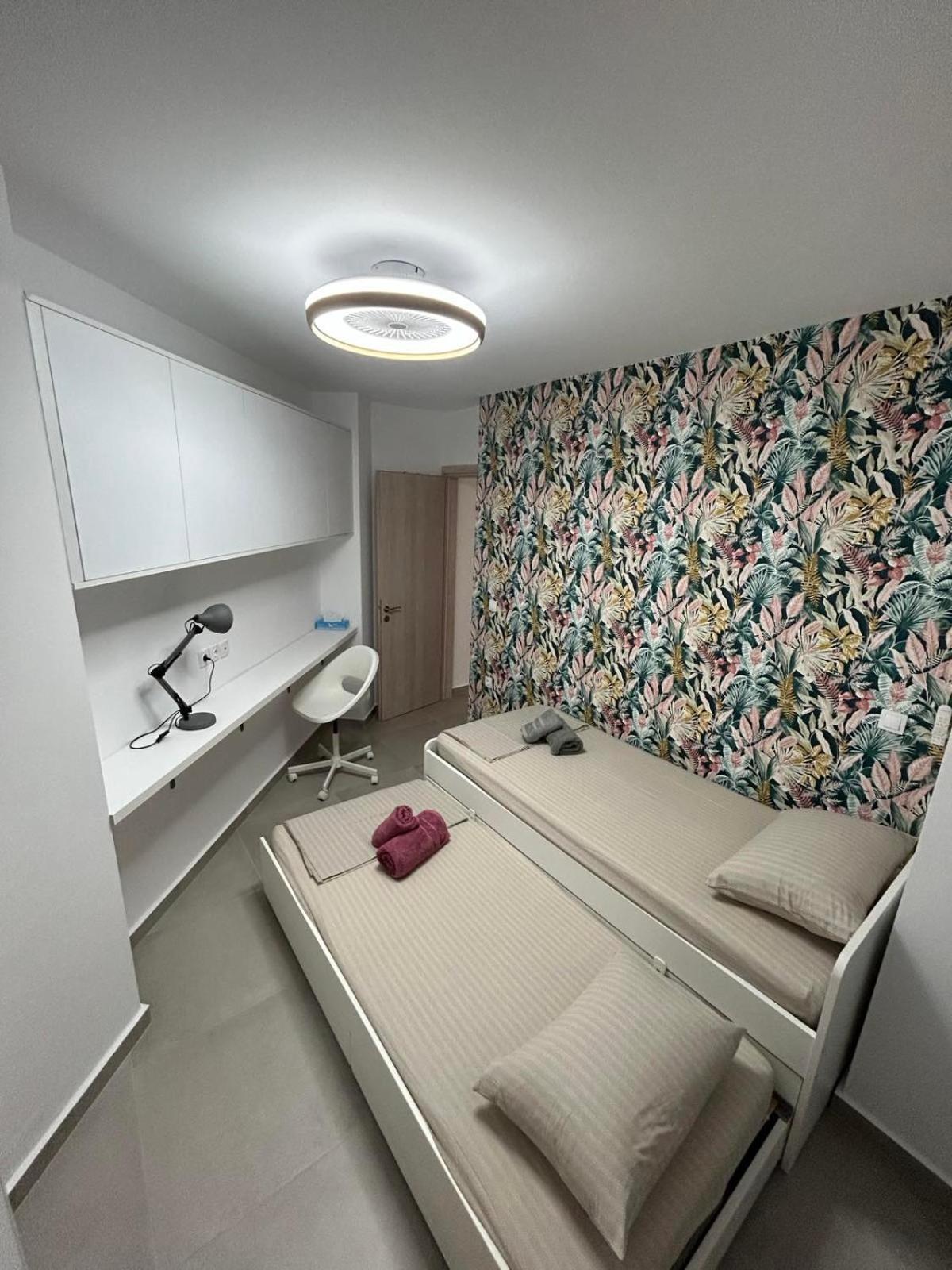 Floral Home 2 - 1St Floor Apt With Private Parking! Αθήνα Εξωτερικό φωτογραφία
