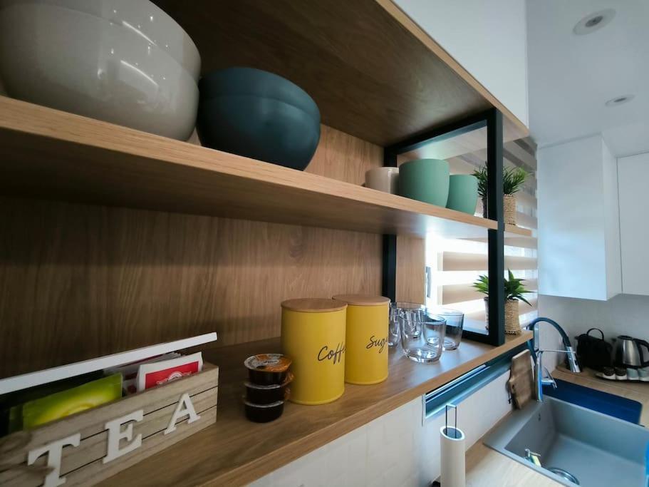 Floral Home 2 - 1St Floor Apt With Private Parking! Αθήνα Εξωτερικό φωτογραφία