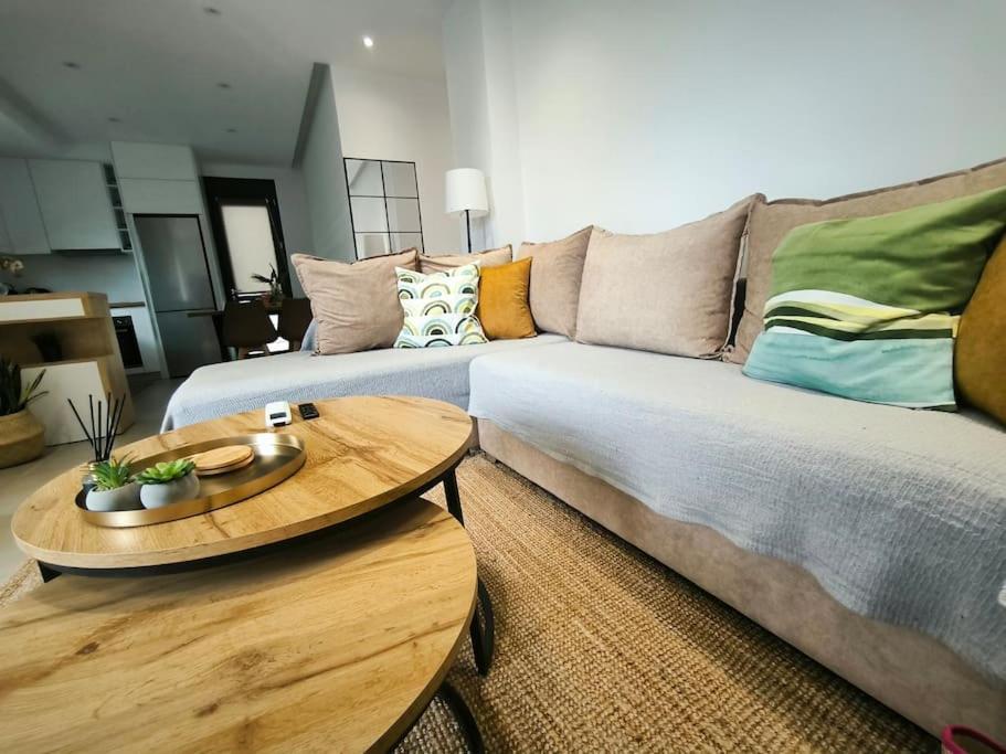 Floral Home 2 - 1St Floor Apt With Private Parking! Αθήνα Εξωτερικό φωτογραφία